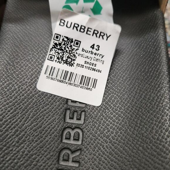 Burberry Men's Black and Tan Slides - Picture 8 of 8